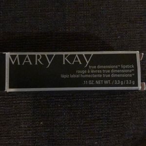 True dimensions lipstick